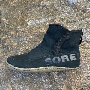 Sorel Black Suede Ankle Boots with Fur Trim